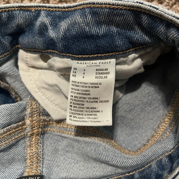 American Eagle light wash straight leg mom jeans size women’s 4 - Picture 5 of 8